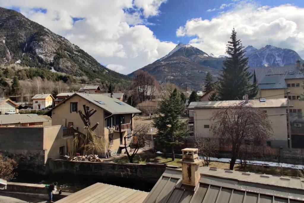 Maison Calme Independante Et Vue Sur Les Montagnes Briançon Dış mekan fotoğraf